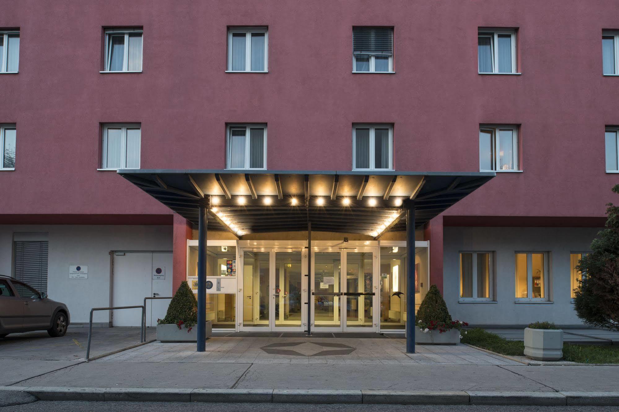 24Hours Apartment Hotel Виена Екстериор снимка