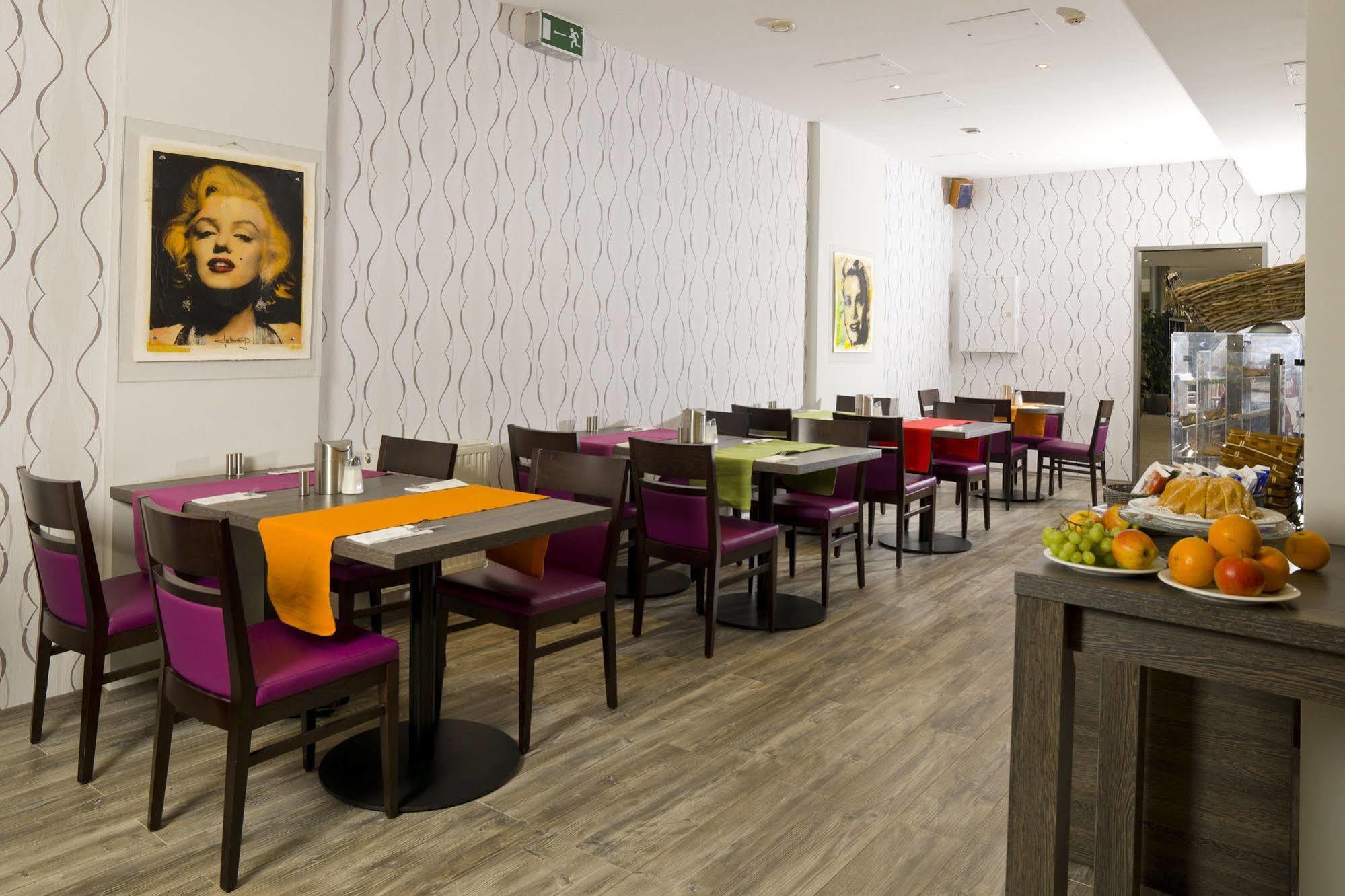 24Hours Apartment Hotel Виена Екстериор снимка